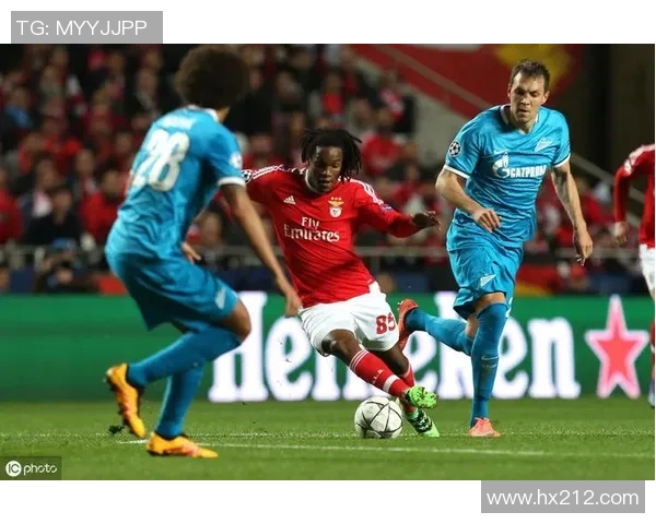 苏维埃之翼迎战图拉阁兵工厂展开激烈较量的精彩赛事分析与前瞻