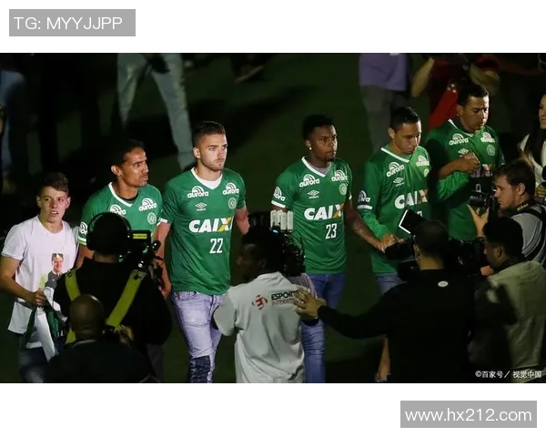 维多利亚与沙佩科恩斯的精彩对决揭示足球战术与团队精神的较量 维多利亚与沙佩科恩斯的精彩对决揭示足球战术与团队精神的较量